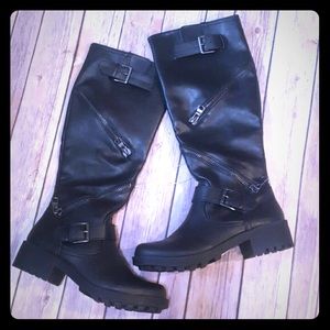 Euc black boots